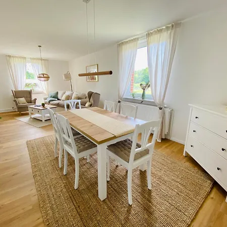 Straussenblick - Keine Monteure