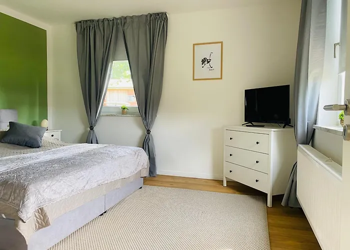 Straussenblick - Keine Monteure Бад-Фаллингбостель